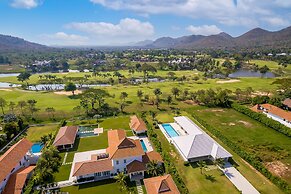 Luxury Modern 4 BR Pool Villa - PH111