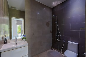 Luxury Modern 4 BR Pool Villa - PH111