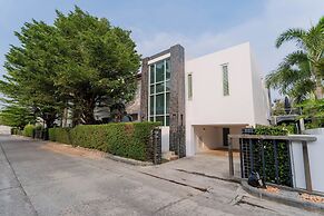 Luxury 3 Bedroom Villa, Sea View (PM-A5)