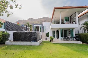 Luxury 3 Bedroom Villa, Sea View (PM-A5)
