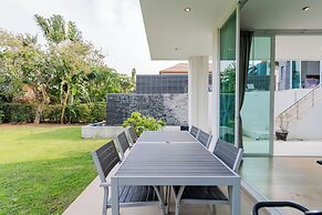 Luxury 3 Bedroom Villa, Sea View (PM-A5)