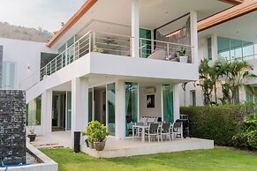 Luxury 3 Bedroom Villa, Sea View (PM-A5)