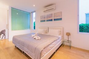 Luxury 3 Bedroom Villa, Sea View (PM-A5)