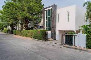 Luxury 3 Bedroom Villa, Sea View (PM-A5)