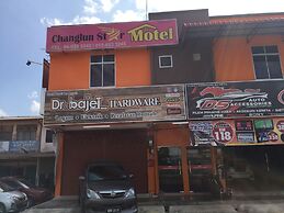 OYO 89671 Changlun Star Motel
