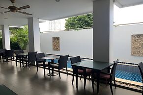 One World One Home Naiharn Hotel