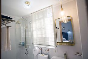 Oasis Boutique House