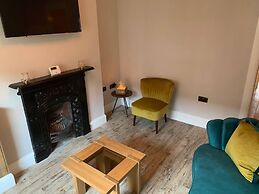 Ebor Cosy Homli Parking Wifi Smart