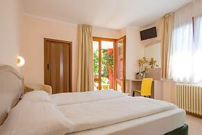Relax Hotel La Gardenia & Villa Oleandra