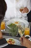 Mr and Mrs White Oia – Santorini