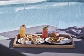 Mr and Mrs White Oia – Santorini