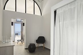 Mr and Mrs White Oia – Santorini