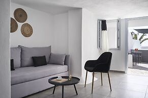 Mr and Mrs White Oia – Santorini