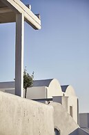 Mr and Mrs White Oia – Santorini