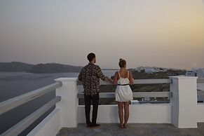 Mr and Mrs White Oia – Santorini