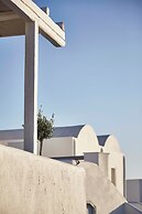 Mr and Mrs White Oia – Santorini