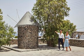 Mr and Mrs White Oia – Santorini