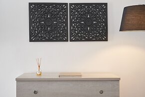 Mr and Mrs White Oia – Santorini