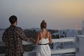 Mr and Mrs White Oia – Santorini