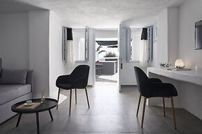 Mr and Mrs White Oia – Santorini