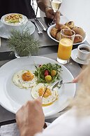 Mr and Mrs White Oia – Santorini