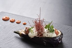 Mr and Mrs White Oia – Santorini