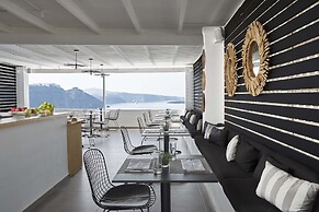 Mr and Mrs White Oia – Santorini