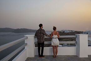 Mr and Mrs White Oia – Santorini
