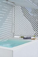 Mr and Mrs White Oia – Santorini