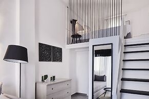 Mr and Mrs White Oia – Santorini