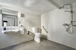 Mr and Mrs White Oia – Santorini