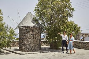 Mr and Mrs White Oia – Santorini