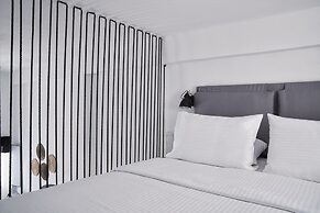 Mr and Mrs White Oia – Santorini