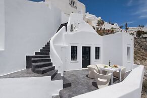 GeorgOIA House Volcano View