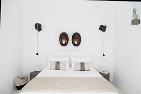 GeorgOIA House Volcano View