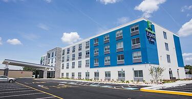 Holiday Inn Express & Suites Rehoboth Beach by IHG