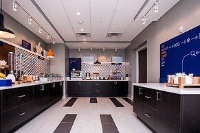 Holiday Inn Express & Suites Rehoboth Beach by IHG