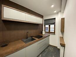 Main Square Apartments - LoftAffair