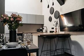 Main Square Apartments - LoftAffair