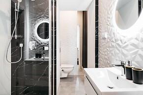 Main Square Apartments - LoftAffair