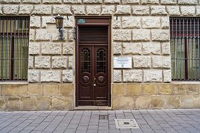 Main Square Apartments - LoftAffair