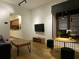 Main Square Apartments - LoftAffair