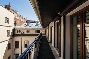 Main Square Apartments - LoftAffair