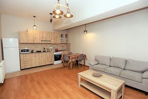 One Bedroom apartment for shopaholics