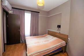 One Bedroom apartment for shopaholics