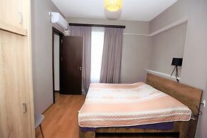 One Bedroom apartment for shopaholics