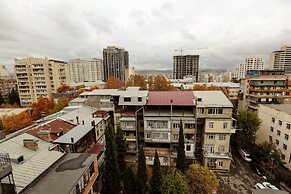 One Bedroom apartment for shopaholics