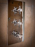 Woodchester Valley House