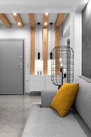 White and Wood Nilie Hospitality MGMT