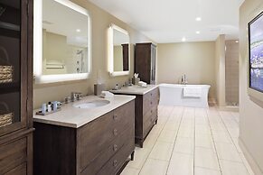 Opal Grand Oceanfront Resort & Spa